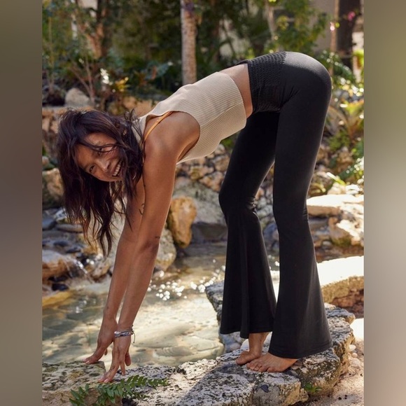 OFFLINE by Aerie REAL ME Smocked High Rise Waisted XS Super Flare Legging NWT - Picture 4 of 4